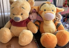 Disney Store Winnie the Pooh & Tigger “Lil Friends” Plush Lot of 2