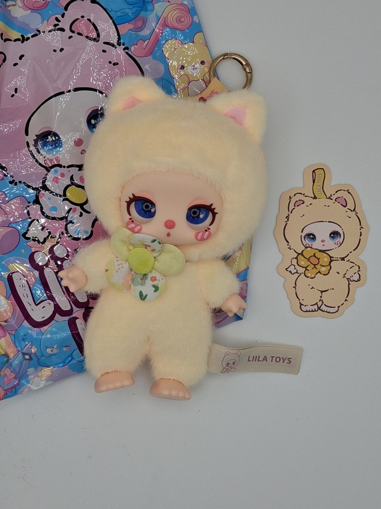 Liila’s Lucky Cat V1 Confirmed Banana Cream Pendant Plush