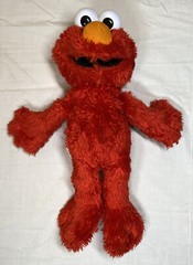 Tickle Me Elmo Sesame Street Plush Toy Laughs Shakes Talks 14”Hasbro 2016