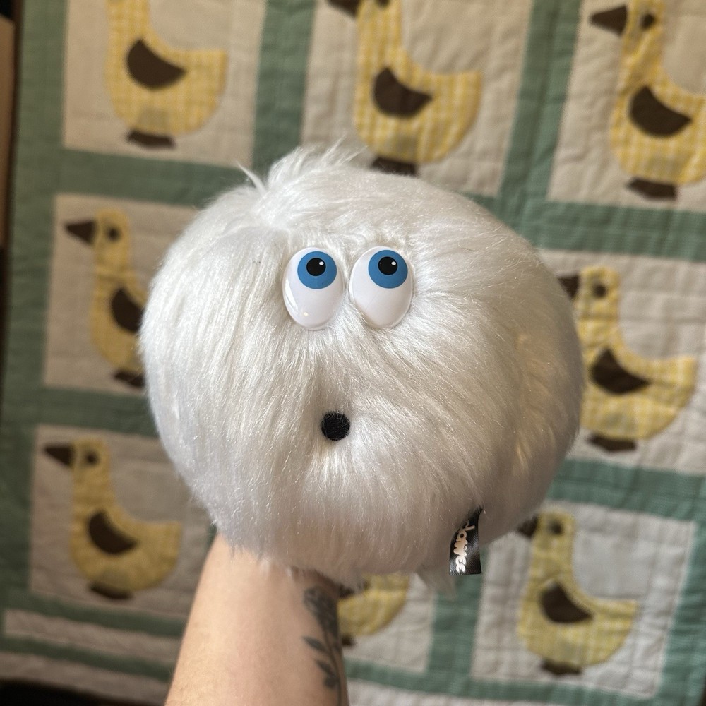 Clawee 5″ Fuzzy White Ball Collectible Plush Cute Fuzzy Plushy Kids W/ Tag