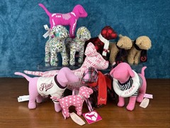 Lot 11: 10 Victoria Secret PINK Dogs (2 NWT) & 1 Old Navy Love Puppy Plush