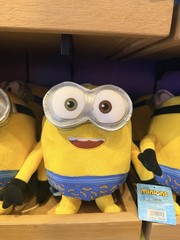 Universal Studios Despicable Me Minions Exclusive Dress A Minion Plush