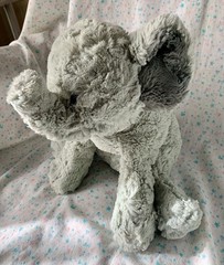 Gund Cozys Light Green 13” Elephant Plush Stuffed Animal Floppy Soft Bean Feet