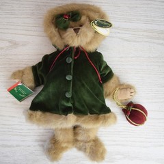 The Bearington Collection 16″ DECORATING THE TREE Poseable Plush Christmas Bear
