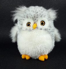 Russ Berrie “WHOOTS” Snowy Owl – Small 6″ Plush Stuffed Animal Gray/White