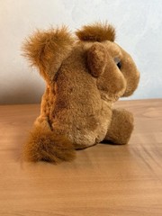 Puffkins Swibco Camilla Camel mini plush toy 5″ Brown Birthday 5-9-00 May 9 NWT