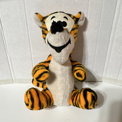 Disney Tigger Winnie the Pooh & Friends Plush 14 in Walt Disney productions
