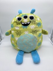 KIDS PREFERRED Cuddle Pals PIXEL THE ALIEN Plush green blue monster reversible