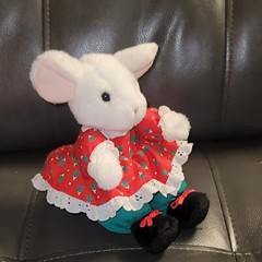 Vintage Gund Christmas Plush Mouse Dress Tinytales Girl Stuffed Animal 1991 6″