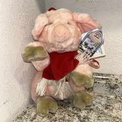 CHRISTMAS MUSICAL PLUSH PIG! STANDS APPROX. 12″ TALL – ALL TAGS ATTACHED P1