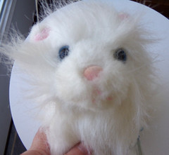 GANZ WEBKINZ HMII0 PERSIAN CAT WHITE PLUSH, BLUE EYES, NEW WITH TAGS & CODE
