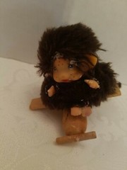VINTAGE 3″ PLUSH DOLL FIGURE MONCHICHI MONKEY APE GORILLA RIDING WOOD PLANE TOY
