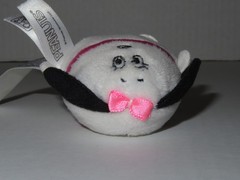 Fiesta Cutie Beans Peanuts Gang Snoopy Family Belle Plush 2 Inch Series 3 Egg