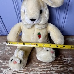 Vintage Yellow Bunny Rabbit Stuffed Animal Plush Slippers 1986 Korea Carrot EUC