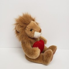 Russ Berrie Target Lion with Heart Valentine Stuffed Animal Plush
