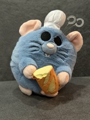 ZURU Snackles Remi Ratatouille Plush Disney Pixar Chef Mouse w Baguette 8”