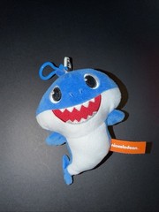 5″ Daddy Baby Shark WowWee Pinkfong Plush Toy w/ Zipper Compartment & Bag Clip