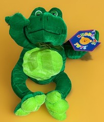 Kellytoy Play Pets Green Frog Kuddle Me Toys Plush Stuffed Animal Toy 15″ Read