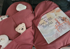 EUC Slumberkins How to Bee Helpful Pillow Set Heart