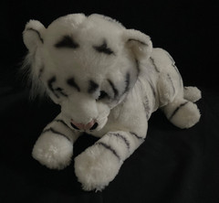 E & J Classic Siberian White Tiger Baby Cub Plush Animal 20” Nose to Tail