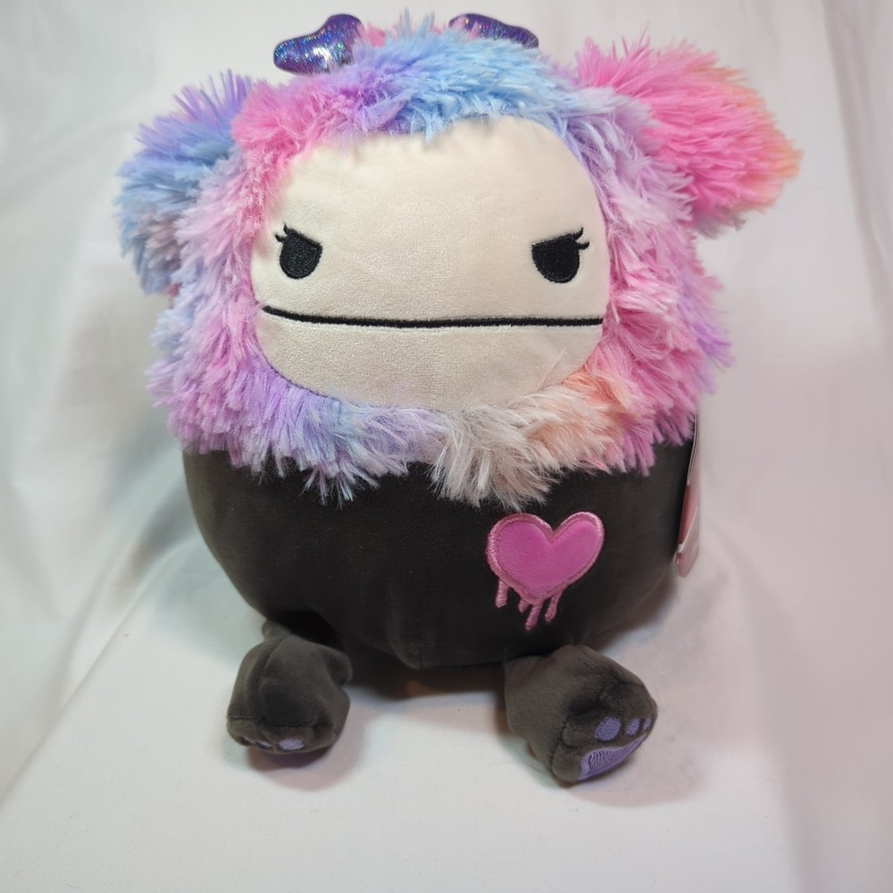 Squishmallow 8″ Valentines Frumpy the Bigfoot Emo Heart Love Plush