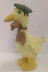 vintage Bantam Toys plush yellow Duck with green Tam Hat, Ribbon, Tag -GORGEOUS!