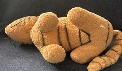 Vintage Disney Store Winnie the Pooh CLASSIC TIGGER 15” Plush Animal NO TAG