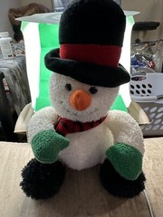 Kellytoy Snowman top Hat Green Hands Sitting Position Vtg VHTF Rare Christmas