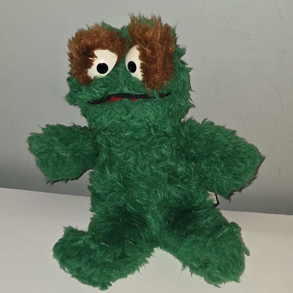 Vtg 1970s Oscar the Grouch Plush Sesame Street Knickerbocker Muppet 10″ Toy