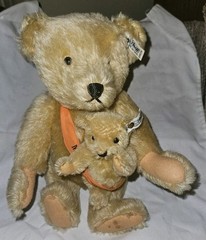 STEIFF MAMA & BABY BEARS SET Mohair Jointed Original Tags #7906 Margarete Sash