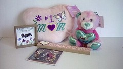 No.1 Mom Bear Plush Stuffed Animal with Heart Pillow Mothers Day Gift Card Block