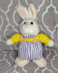 VTG 1996 Gibson Greetings Bunny Rabbit Yellow/Purple Stuffed Animal Plush Toy