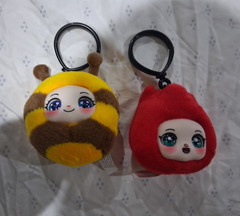 2pc Bee & Red Hood Mini Plush Keychain Dolls Stuffed Toy Lot 2024