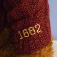 FAO Schwarz Teddy Bear Plush w/ Sweater 2014 “1862” Medium 14-24in W5161ET3
