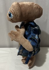 Universal Studios Exclusive E.T. 11″ Plush with Blue Flannel Robe Excellent Nice
