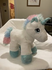 Dan Dee Unicorn Plush 12″ White with Blue Sparkly Feet Blue and Pink Mane