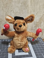 Vtg DanDee Collectors Choice Kangaroo Singing maraca Dancing Animated Plush