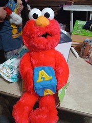 2006 Nanco Sesame Street Red Muppet Elmo Plush Holding A Building Block 19″