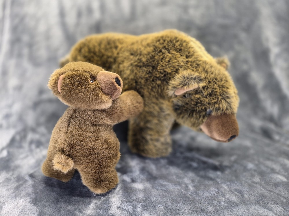 Lelly National Geographics Plush Grizzly Bears Mom and Baby 12″ Tall No Tags