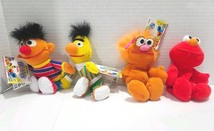 Sesame Street Beans Tyco 8″ Plush Elmo, Bert & Ernie, Zoe Collectible Lot NWT
