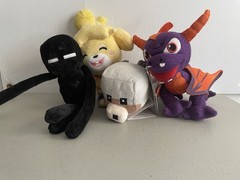 Random Lot of 4 Gaming Plush Toys Merchandise Collectibles