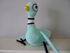 Yottoy Mo Willems Pigeon 10″ Plush Don’t Let The Pigeon Drive The Bus w/Sound