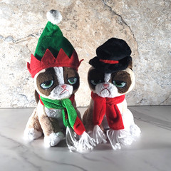 CHRISTMAS GRUMPY CAT PLUSH BUNDLE: GRUMPY CAT ELF & GRUMPY CAT SCROOGE PLUSH SET