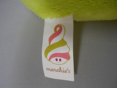 Menchie’s Frozen Yogurt Restaurant Strawberry Plush 11″H Free S&H