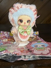 Liila’s Chef Kitten Plush Pendant – Confirmed White Peach Jam Donut