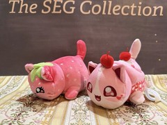 Aphmau MeeMeows Cherry Cupcake Strawberry Cat Plush LOT of 2