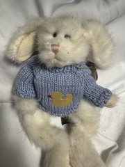 Boyds Bears “Webster Hopplebuns” Bunny, 8″ Wearing Blue Sweater w/Duck, 2001 Ret