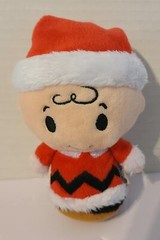 Hallmark Charlie Brown Peanuts Santa Hat Xmas Plush 5.5″ Itty Bittys Christmas