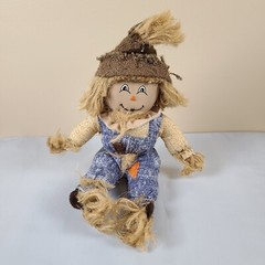 RUSS BERRIE & Co. Item 3814 9″ SCARECROW stuffed sitting Fall Autumn Halloween