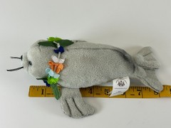 UMO The Barking Monk Seal Plush Toy w/ Lei 1999 Hawaiian Collectibles Preowned